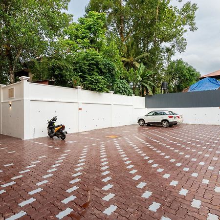Cochin Airport Hotel Kochi Zewnętrze zdjęcie