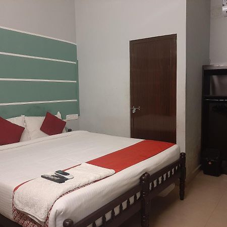Cochin Airport Hotel Kochi Zewnętrze zdjęcie