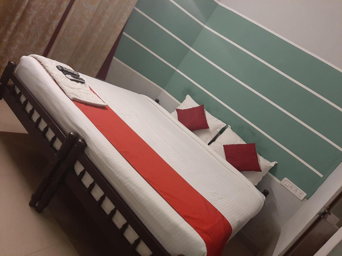Cochin Airport Hotel Kochi Zewnętrze zdjęcie
